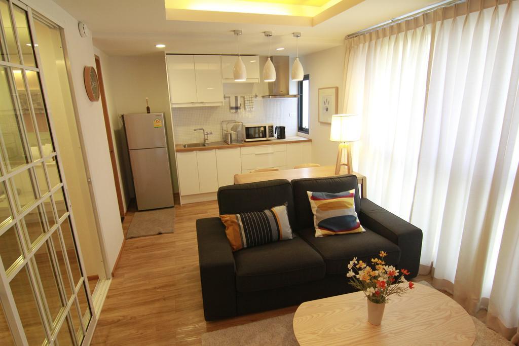 Bed and Breakfast S Bloc Saladaeng Bangkok Exterior foto